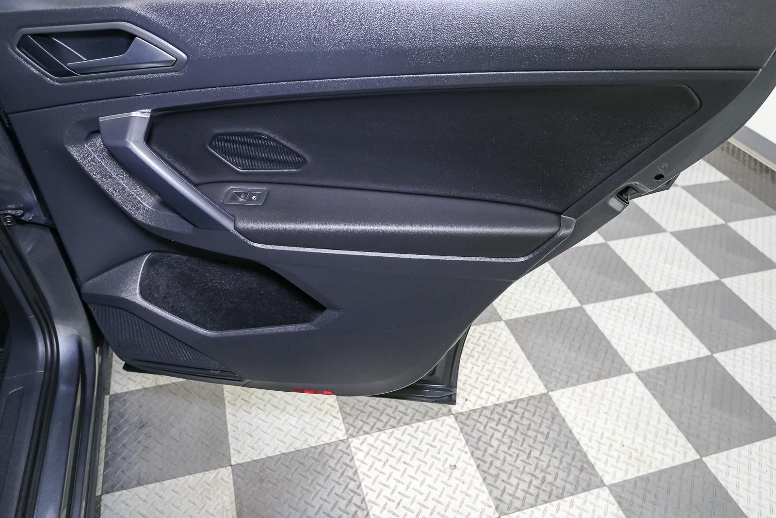 Used 2021 Platinum Gray Metallic Volkswagen SE image 25