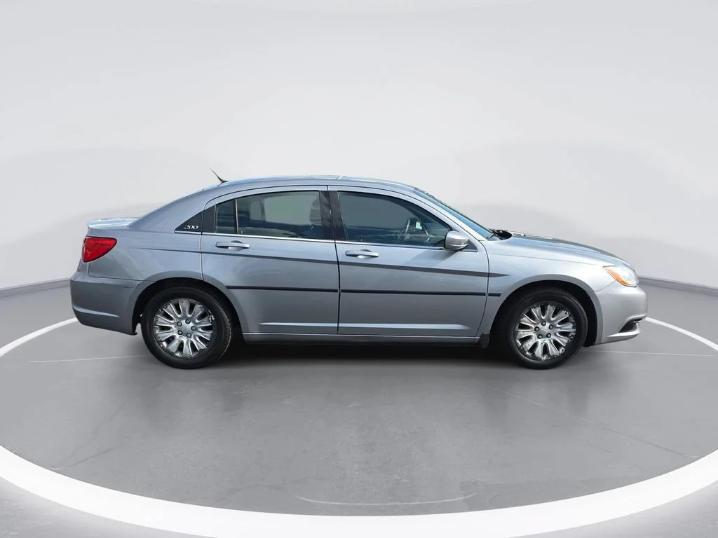 Used 2013 Chrysler 200 LX with VIN 1C3CCBAB1DN560879 for sale in Davison, MI