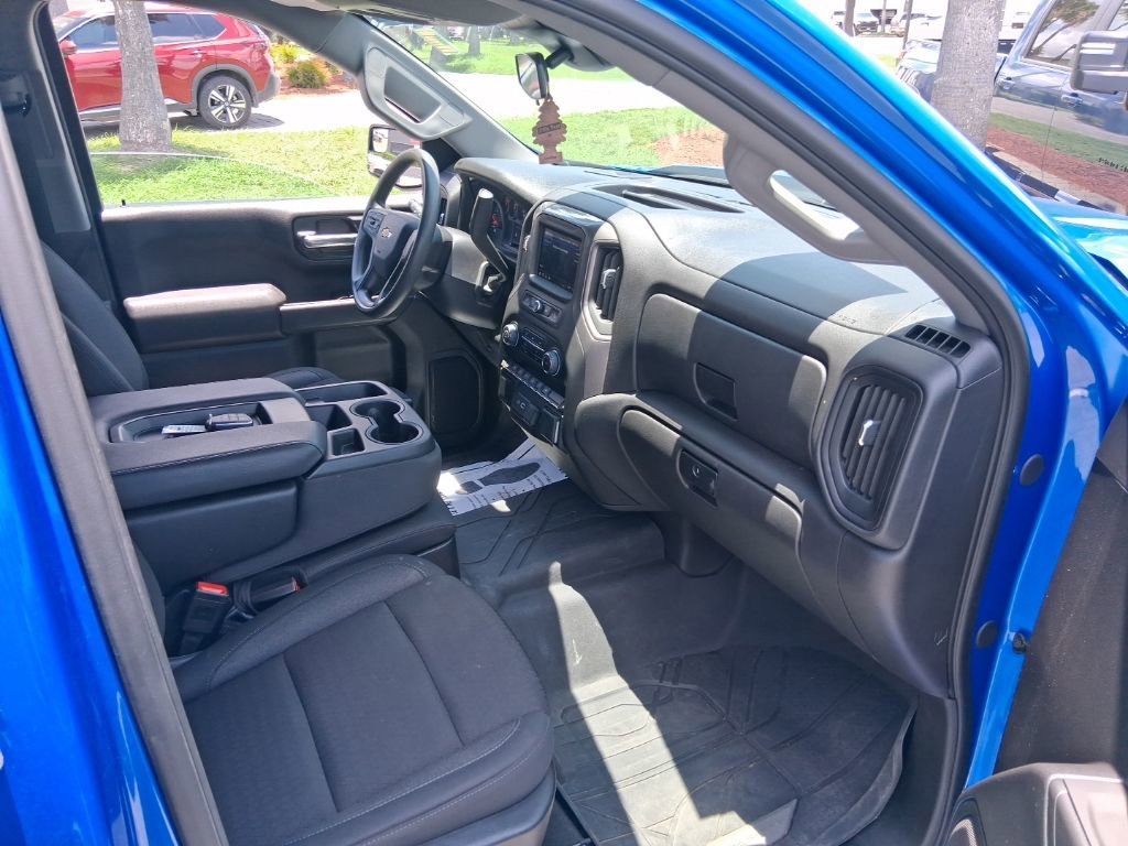 Used 2025 Riptide Blue Metallic Chevrolet Custom image 9