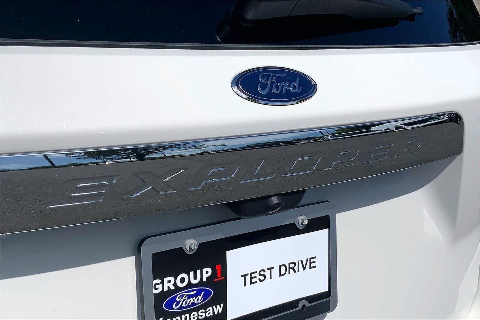 Used 2023 Star White Metallic Tri-Coat Ford XLT image 31