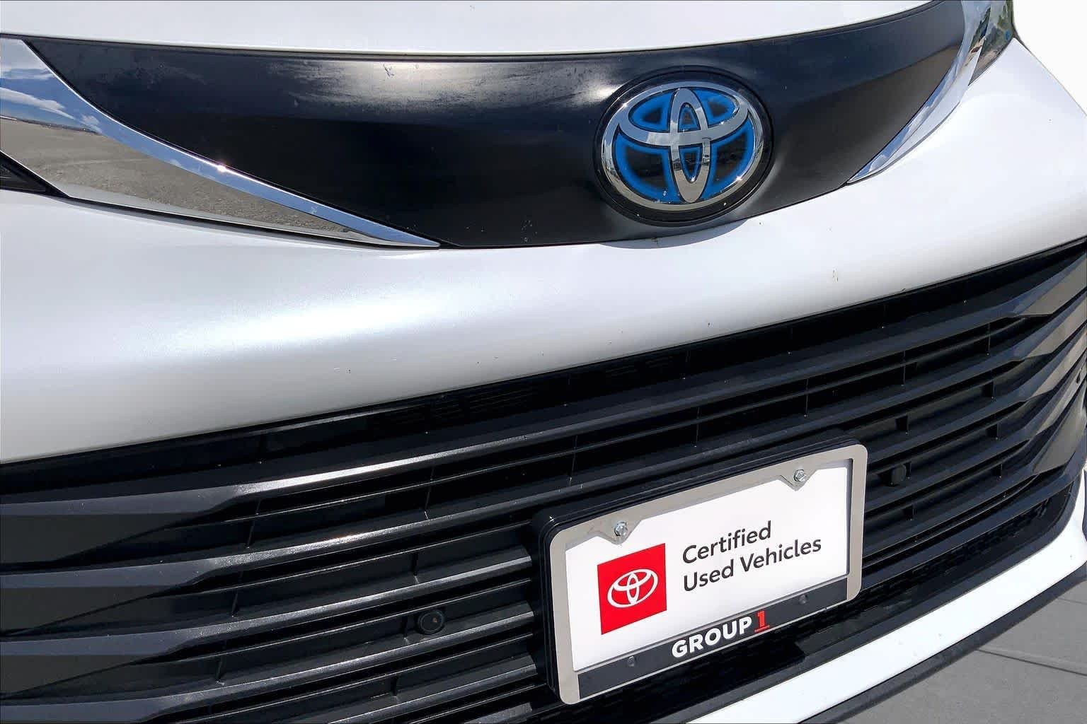 Used 2025 Wind Chill Pearl Toyota XLE image 29