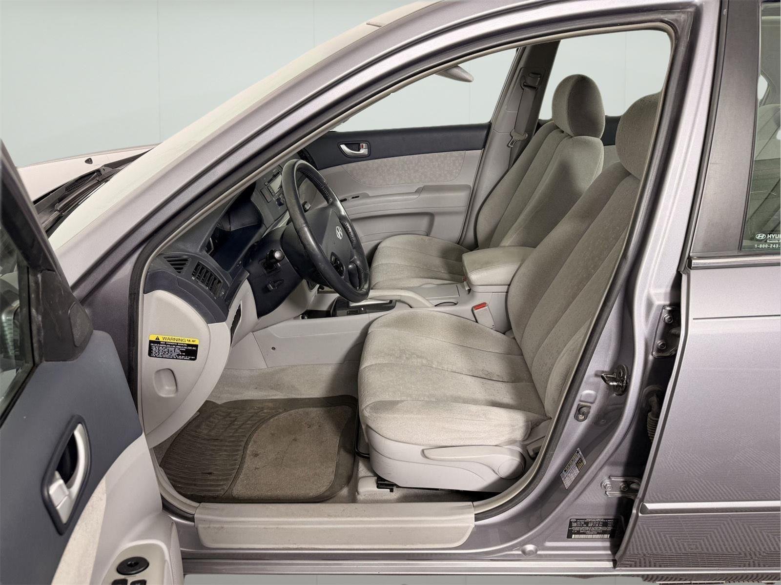 Used 2007 Golden Beige Hyundai SE image 12