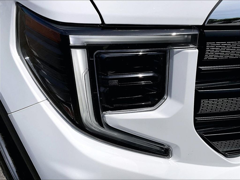 Used 2022 White GMC Pro image 32