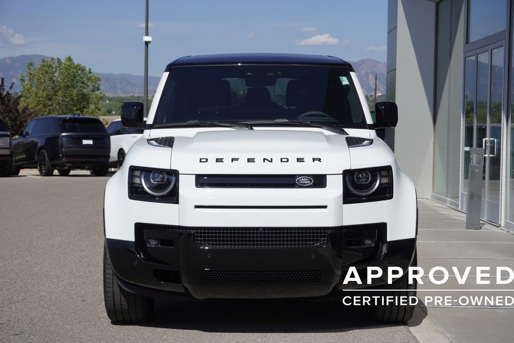 Certified Used 2026 White Land Rover V8 image 5