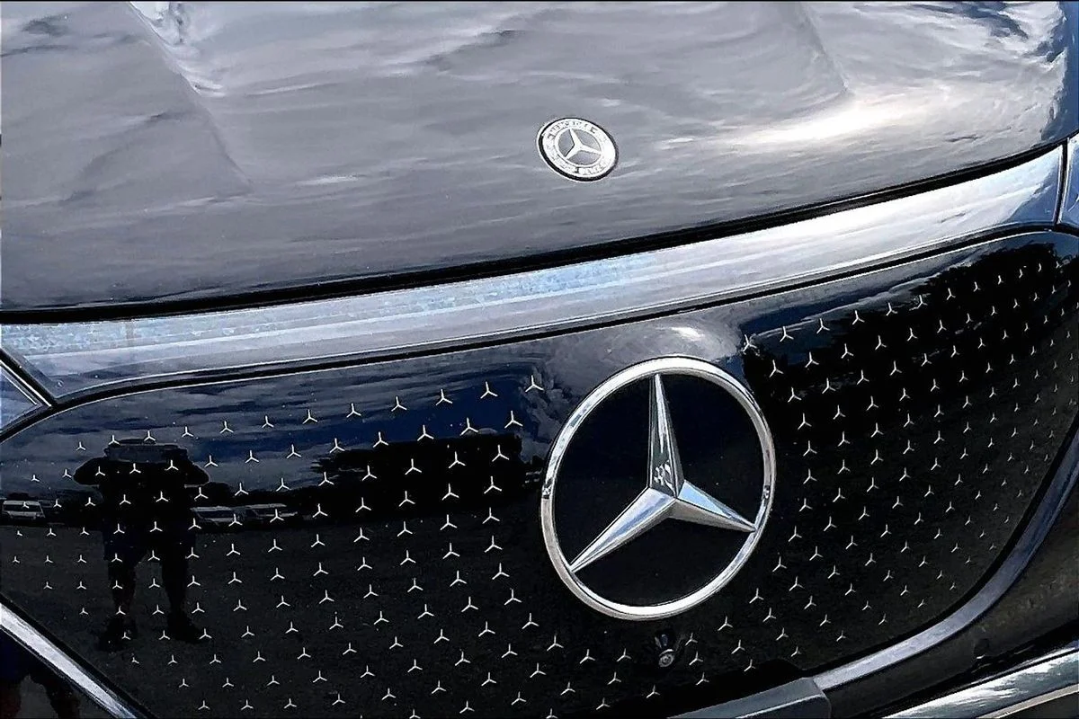 Used 2023 Black Mercedes-Benz 4MATIC® image 32