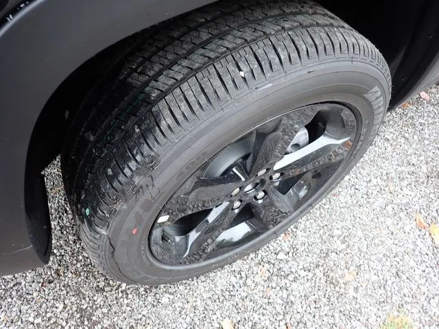 New 2025 Diamond Black Crystal Pearlcoat Jeep Altitude X image 11