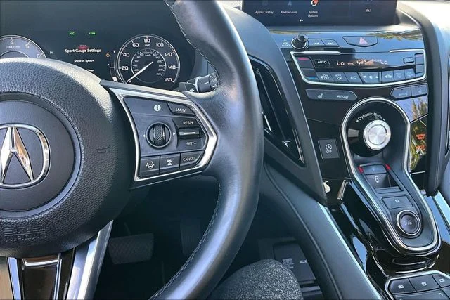 Used 2020  Acura Base image 18