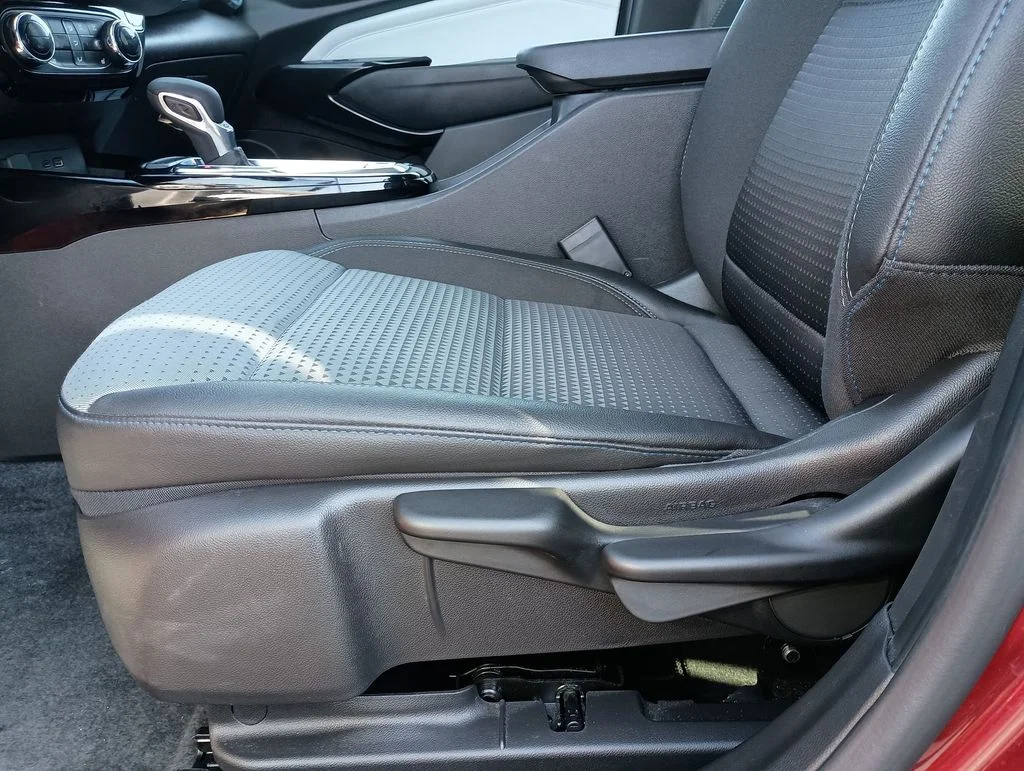 Used 2025 Red Chevrolet LT image 17