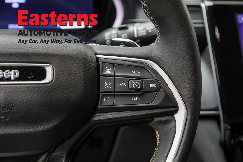 Used 2023 Gray Jeep Laredo image 16