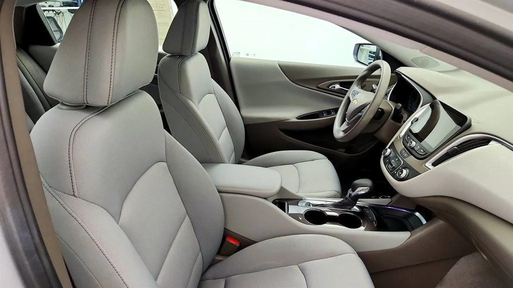 Used 2022 Silver Ice Metallic Chevrolet 4dr Sedan FL w/ Driver Confidence Pkg image 23