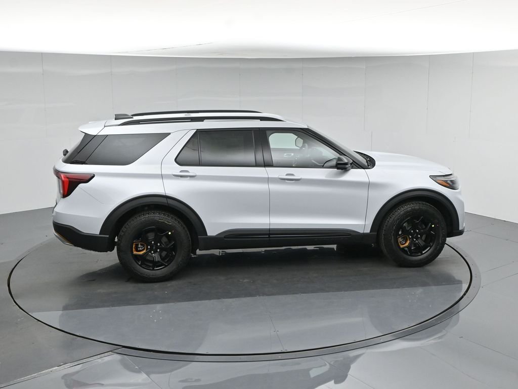 New 2026 Space White Metallic Ford Tremor image 44
