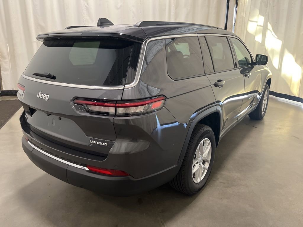 Used 2025 Baltic Gray Metallic Clearcoat Jeep Laredo X image 23
