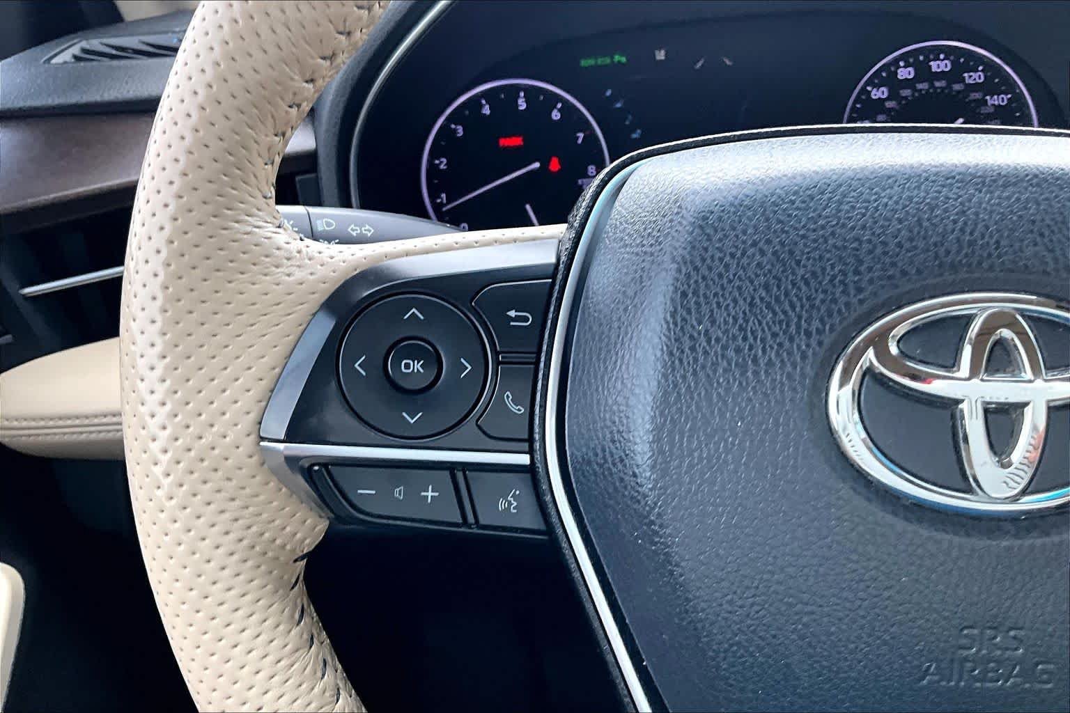 Used 2019 Wind Chill Pearl Toyota Limited image 20