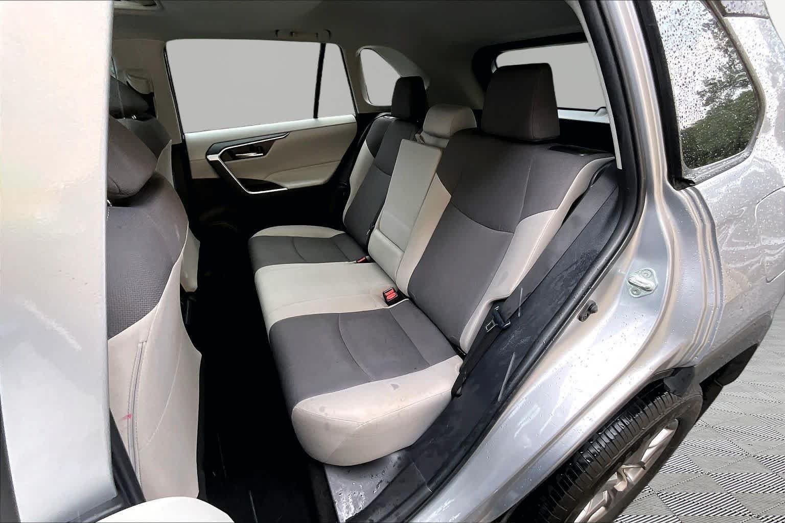 Used 2025 Silver Sky Metallic Toyota XLE image 21