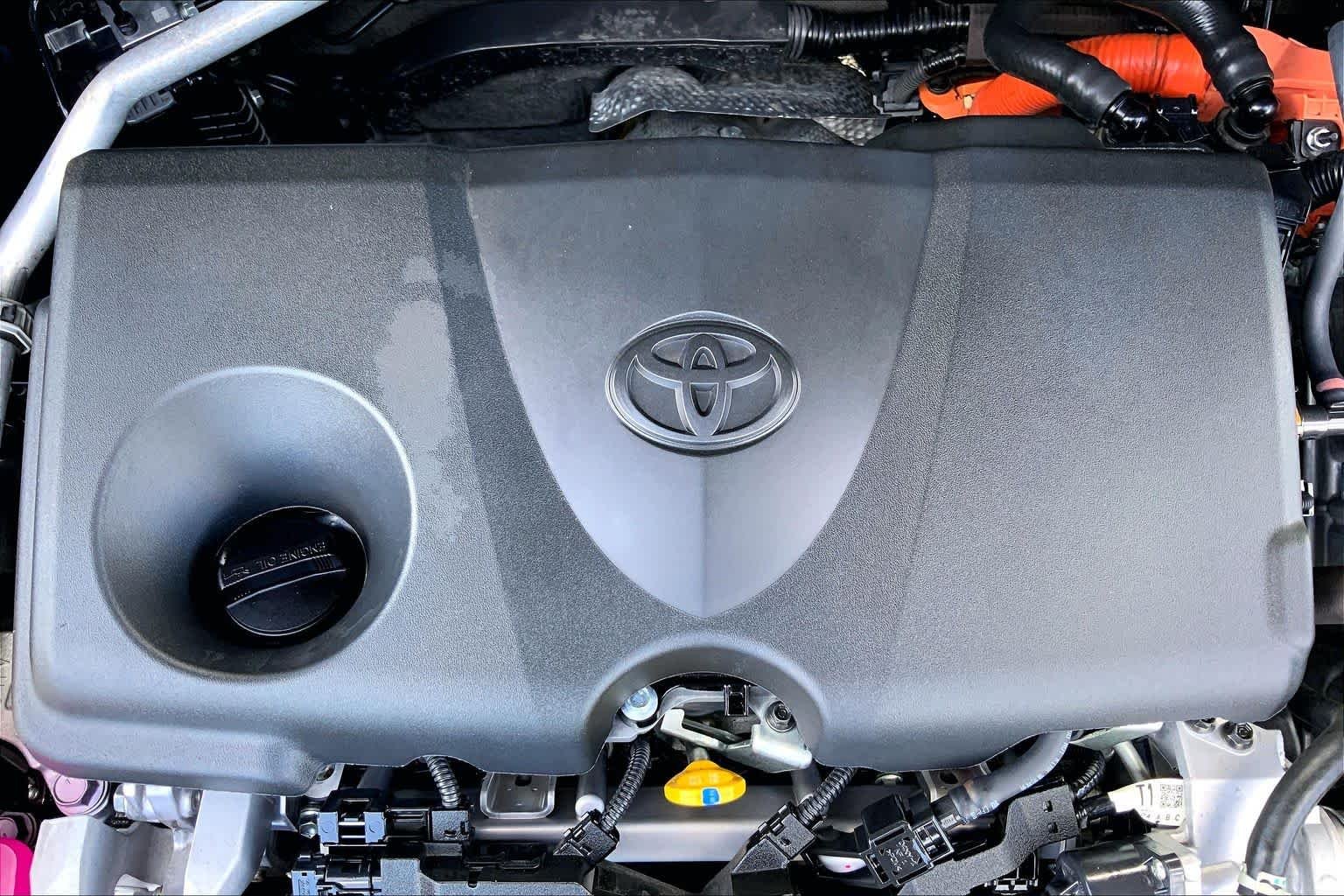 Used 2024 Magnetic Gray Metallic Toyota Hybrid XLE image 32
