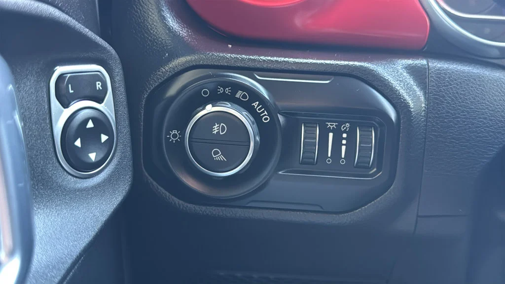 Certified Used 2021 Gray Jeep Rubicon image 20