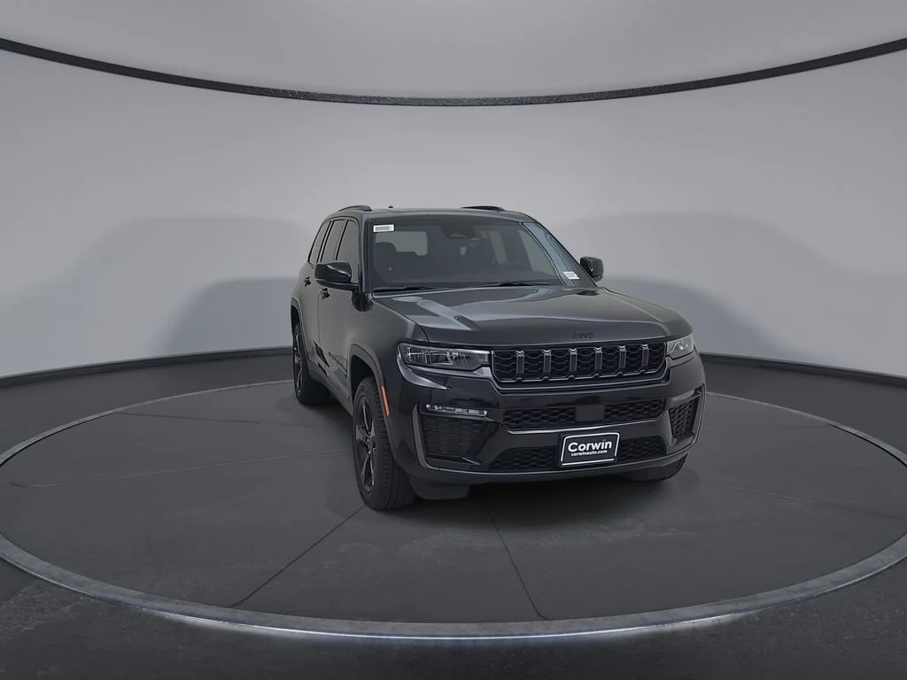 New 2026 Diamond Black Crystal Pearlcoat Jeep Limited image 4