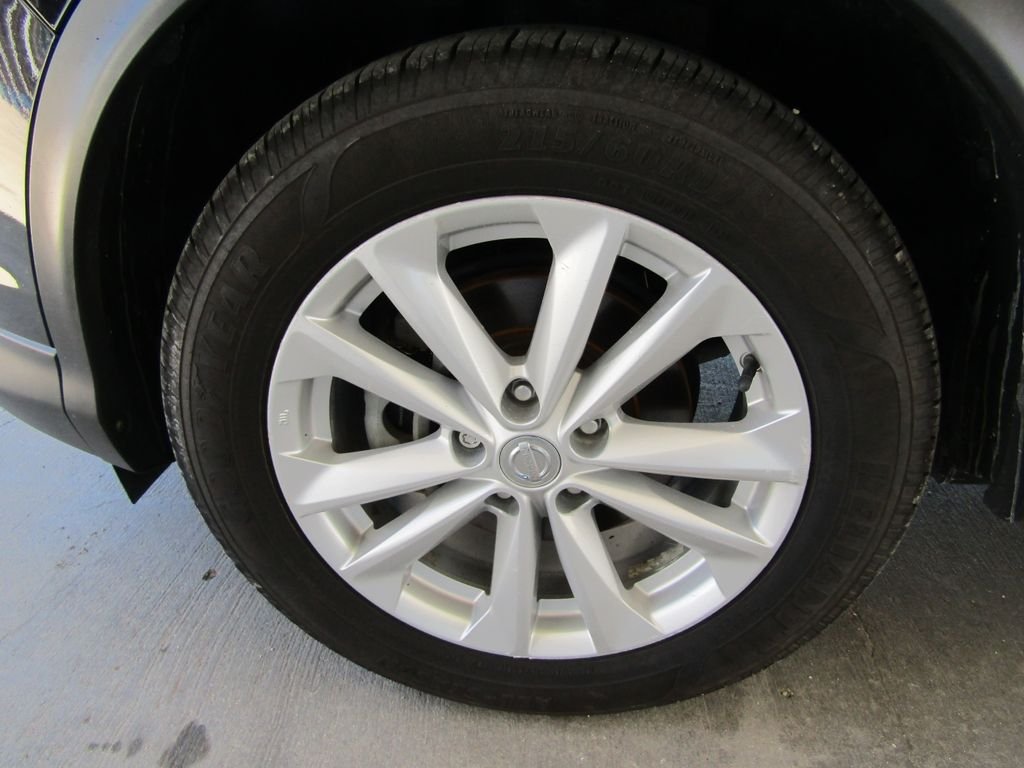 Used 2017 Black Nissan SL image 25