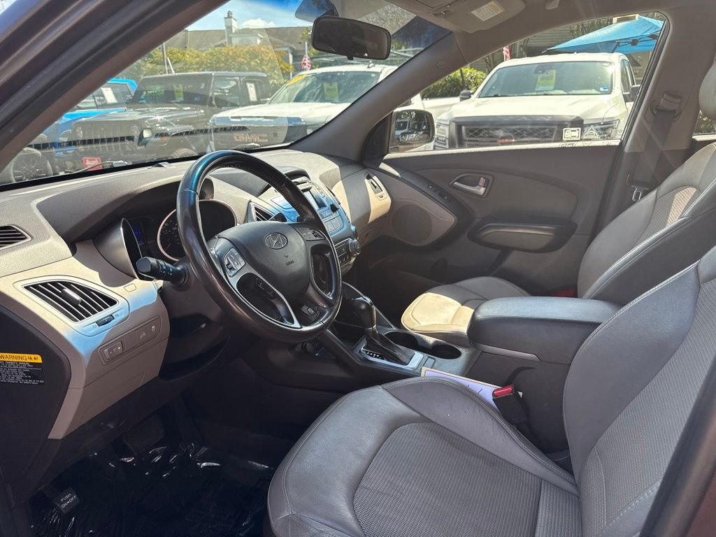 Used 2014 Brown Hyundai SE image 11