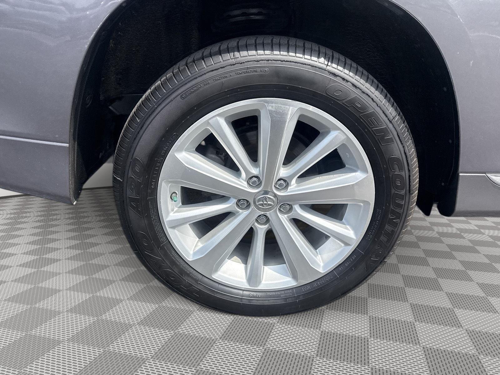 Used 2011 Predawn Gray Mica Toyota Limited image 13