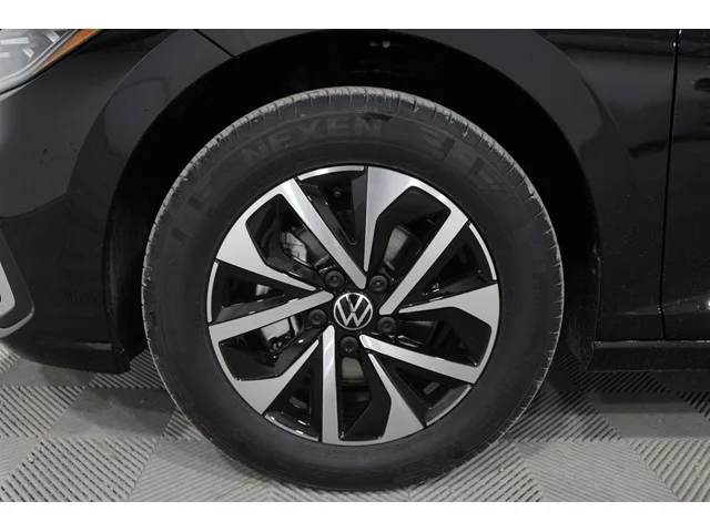 New 2026 Deep Black Pearl Volkswagen 1.5T S image 31