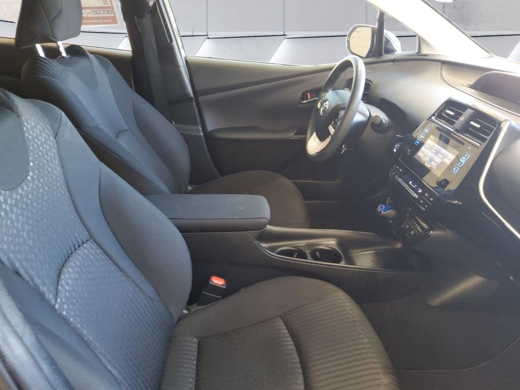 Used 2018 Gray Toyota Two image 12