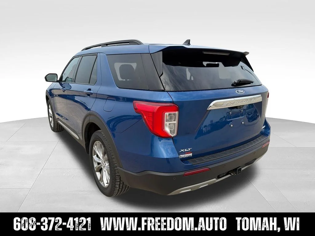 Used 2022 Blue Metallic Ford XLT image 5