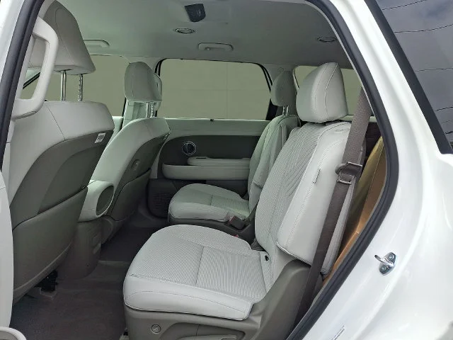 New 2026 White Hyundai SEL image 7