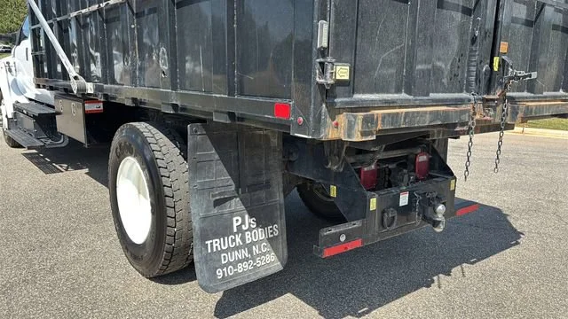 Used 2022  Ford NA image 35