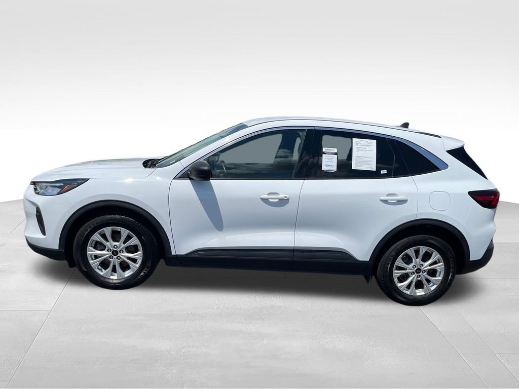 Used 2023 White Ford Active image 2