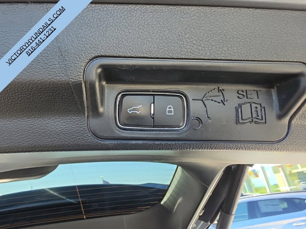 Used 2022 Silver Ford XLT image 30