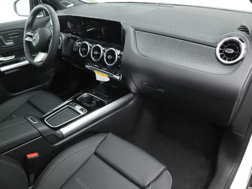 Used 2026 Polar White Mercedes-Benz GLA 250 image 17