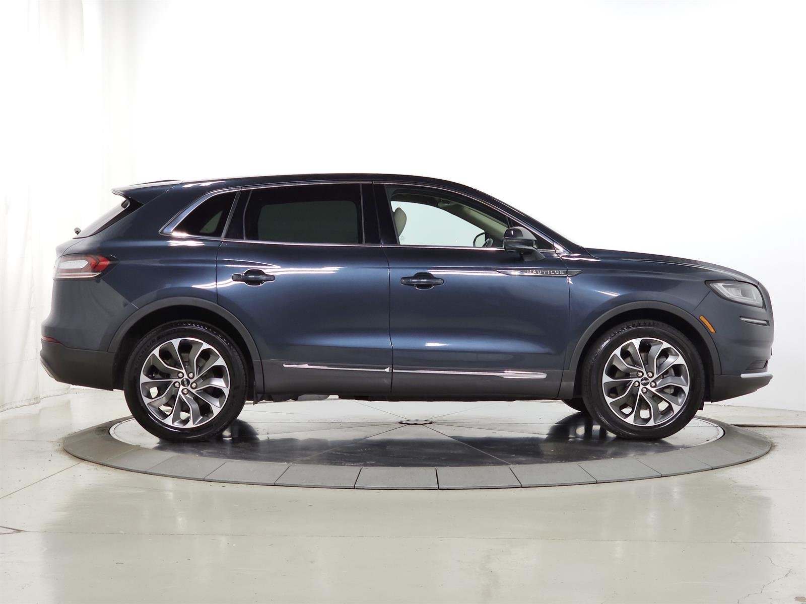 Used 2021 Blue Lincoln Reserve image 10