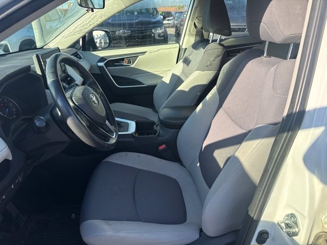 Used 2022 White Toyota XLE image 12