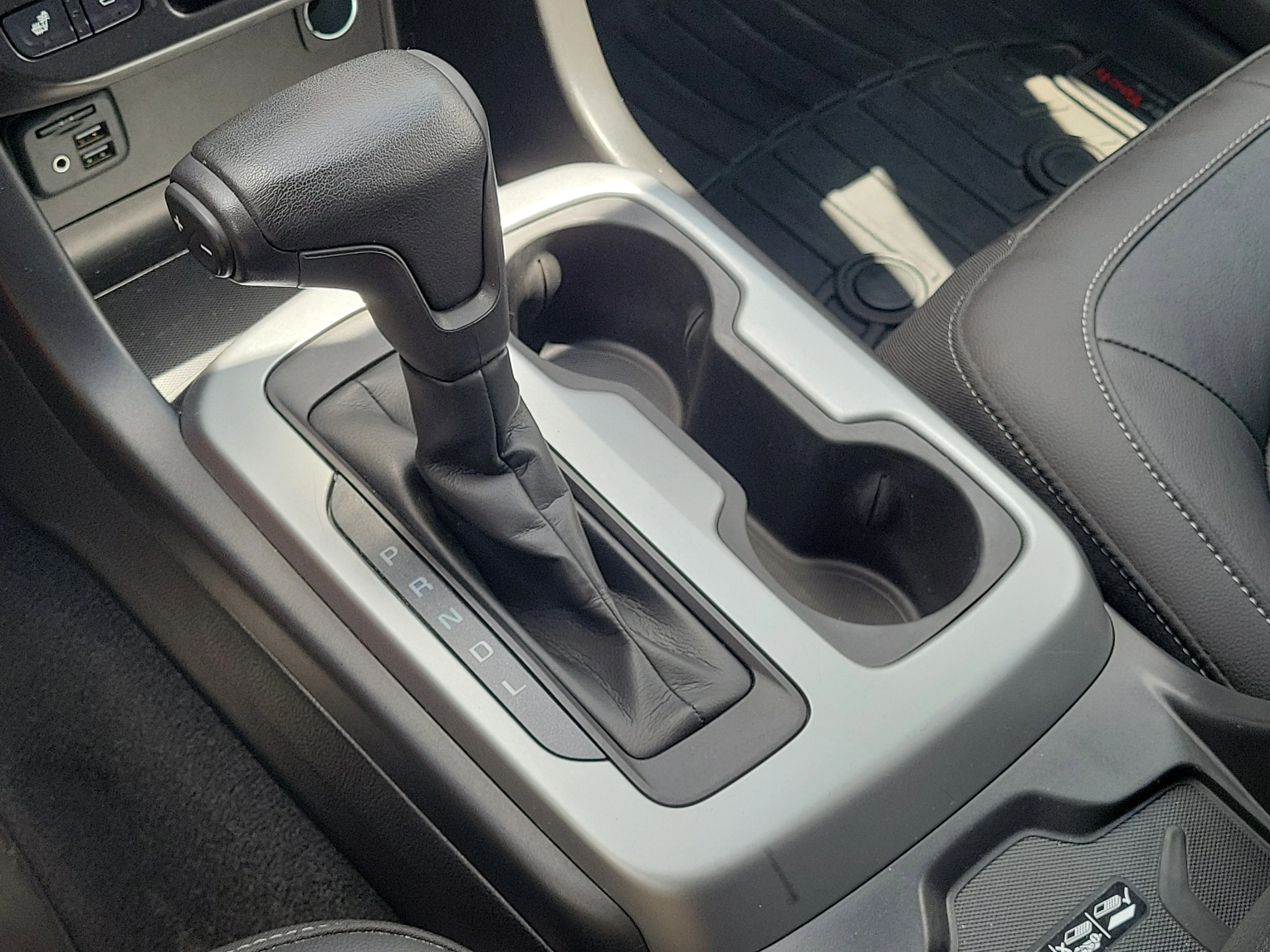 Used 2021 Sand Dune Metallic Chevrolet ZR2 image 26