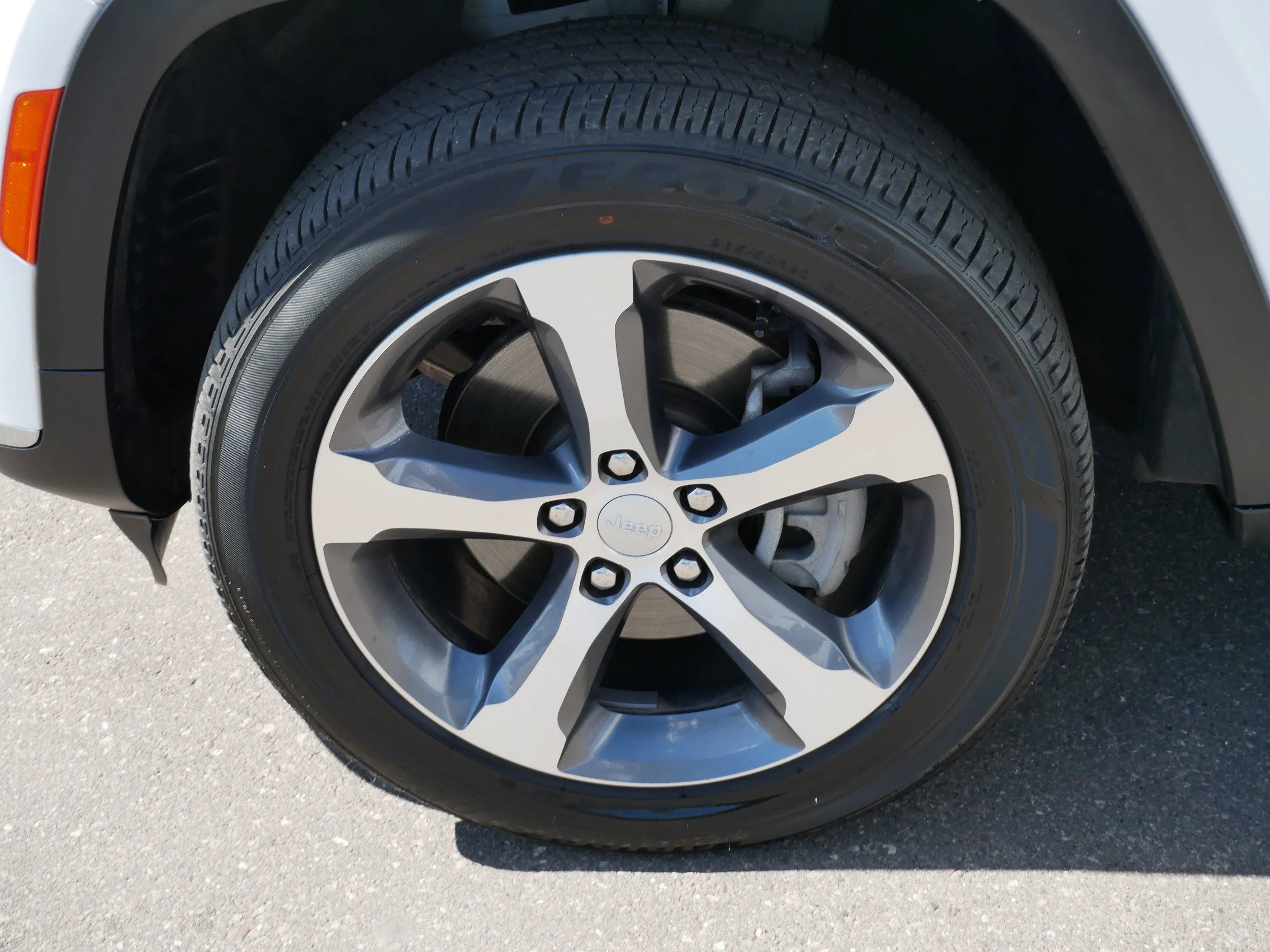 Used 2025 Bright White Clearcoat Jeep Limited image 15