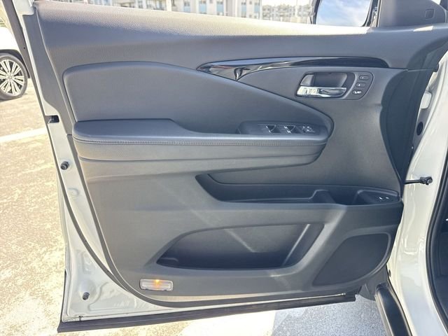 Used 2019  Honda Touring image 13