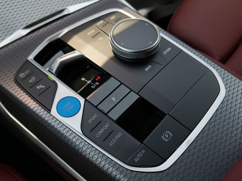 New 2026 Alpine White BMW eDrive40 image 10