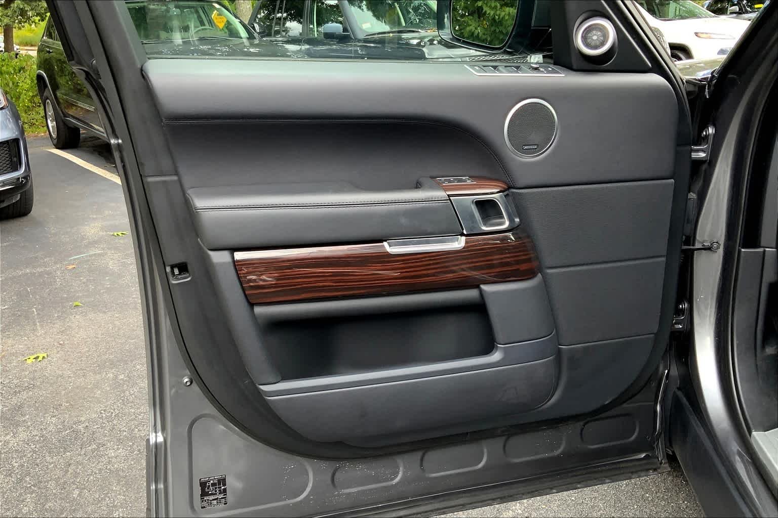 Used 2017 Corris Grey Land Rover  image 20
