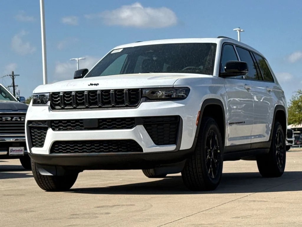 New 2026 Bright White Clear-Coat Exterior Paint Jeep Altitude image 3