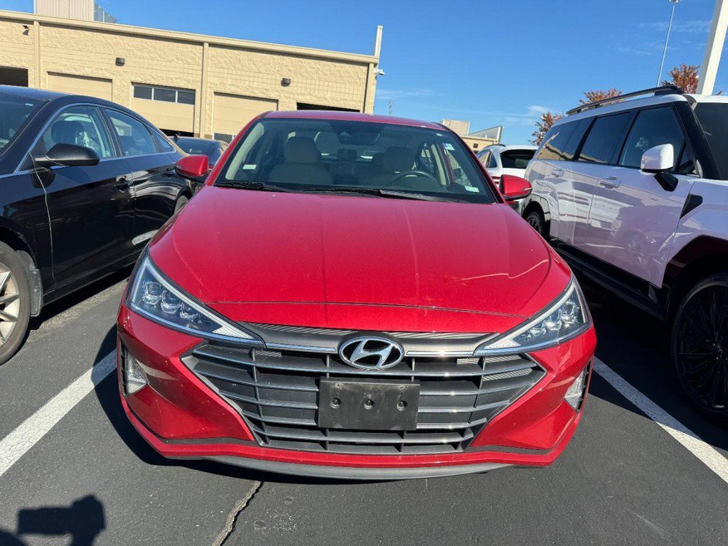 Used 2019 Scarlet Red Hyundai Limited image 2