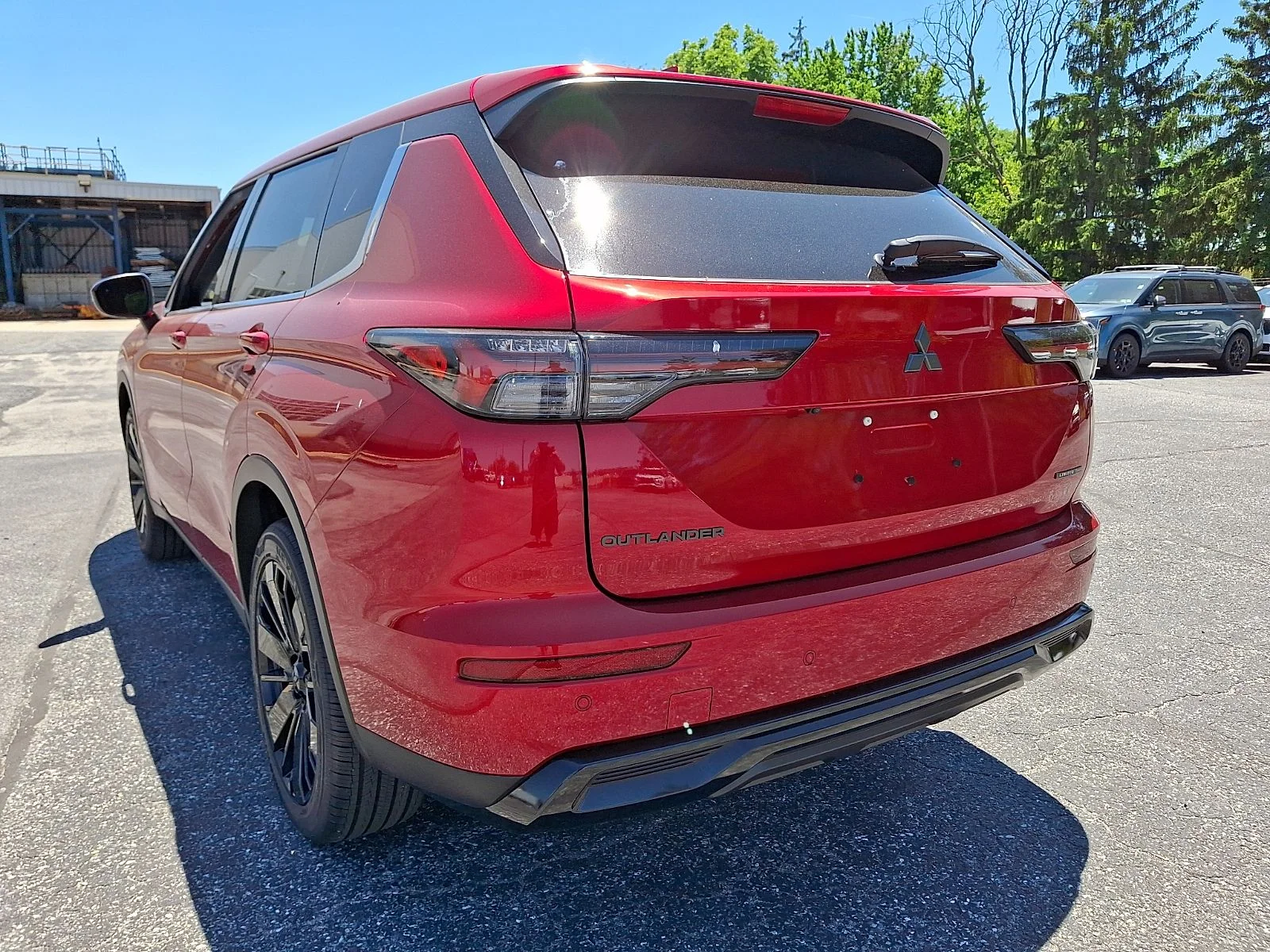 New 2026 Red Mitsubishi LE image 5