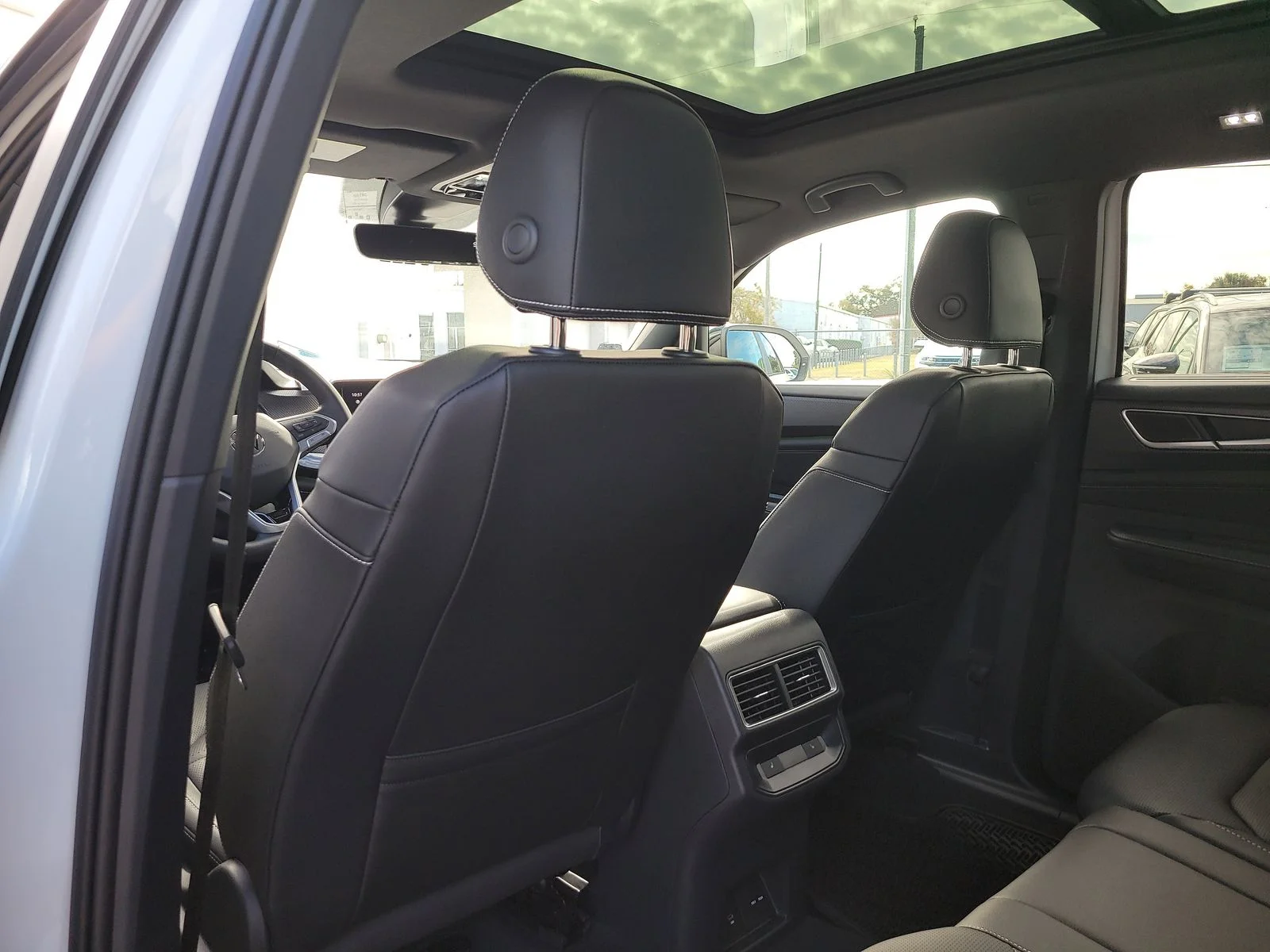 2026 Volkswagen Atlas Cross Sport SEL R-LINE - Photo 13