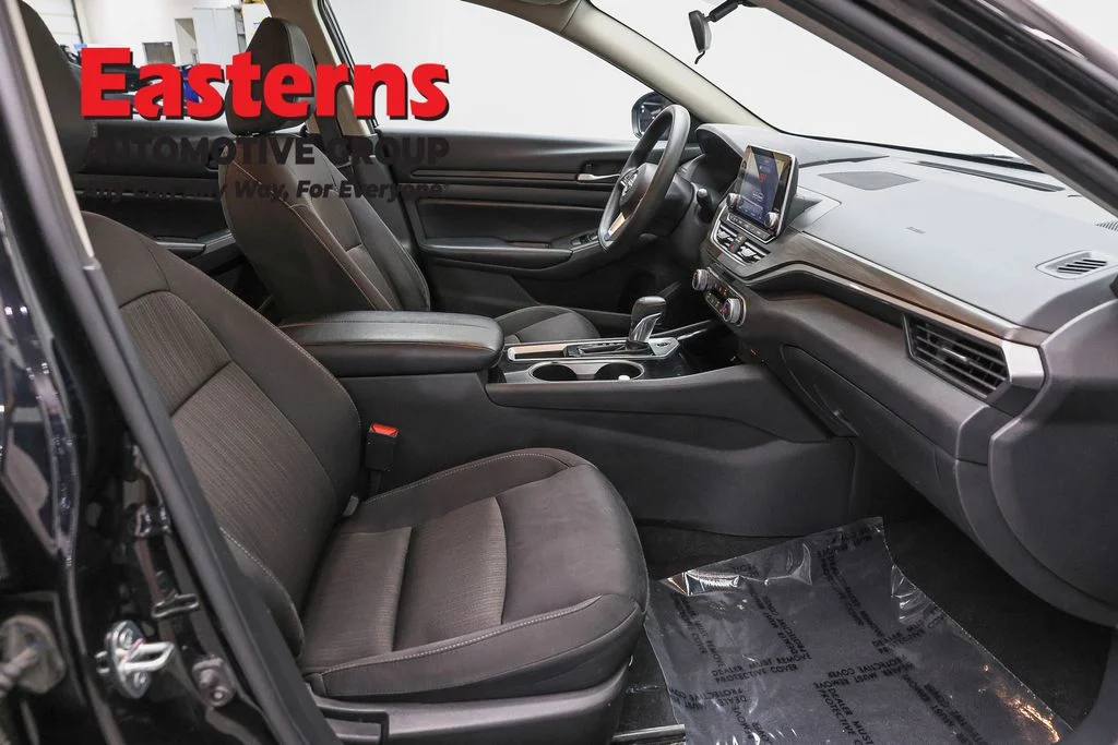 Used 2024 Black Nissan 2.5 SV image 24
