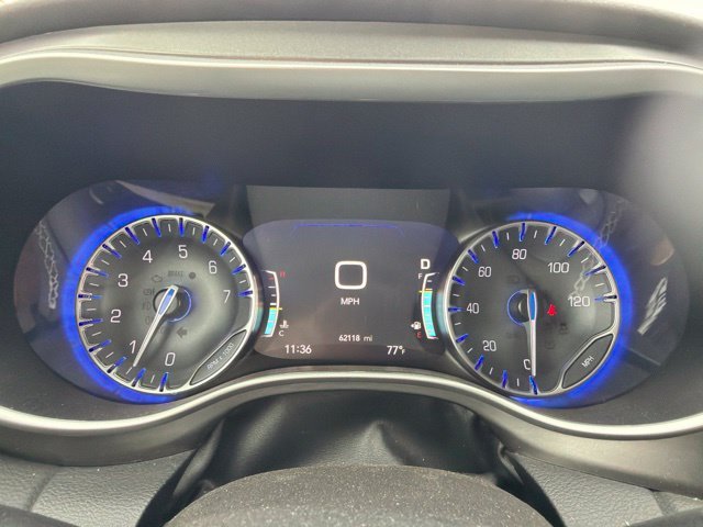Used 2024 Black Chrysler Touring L image 10