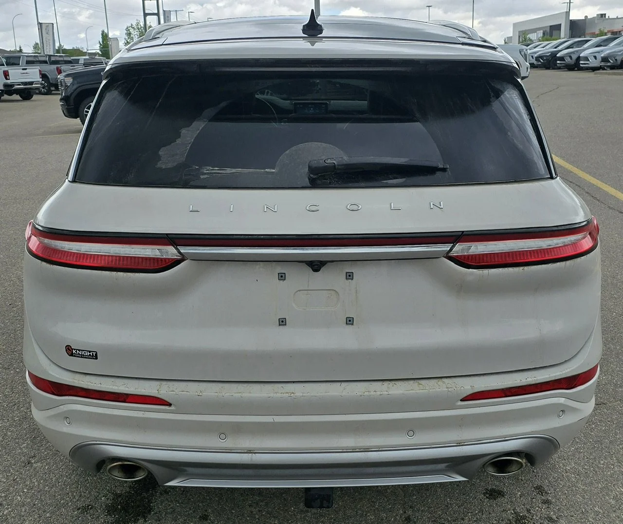 Used 2021 White Lincoln Reserve AWD image 4