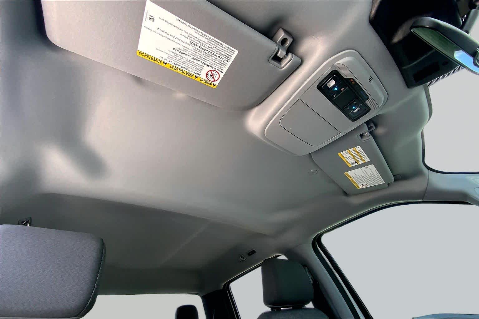 Used 2025 Oxford White Ford F-250 Pickup XL image 12