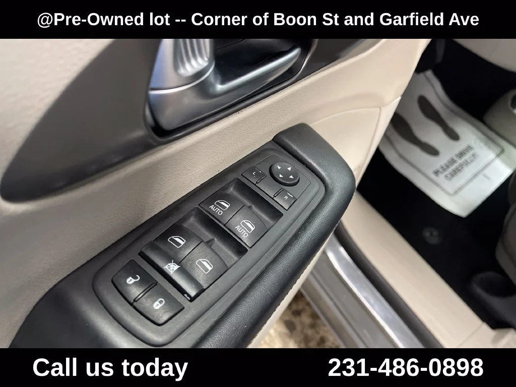 Used 2022 White Chrysler Touring L image 16