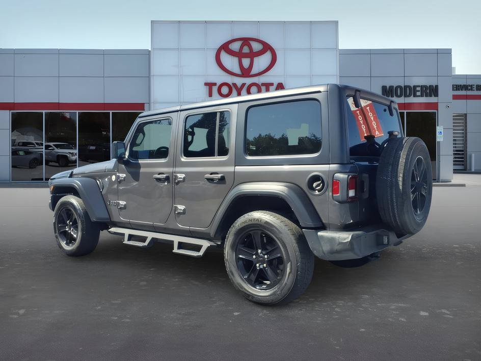 Used 2019 Granite Crystal Metallic Clearcoat Jeep Sport Altitude image 3