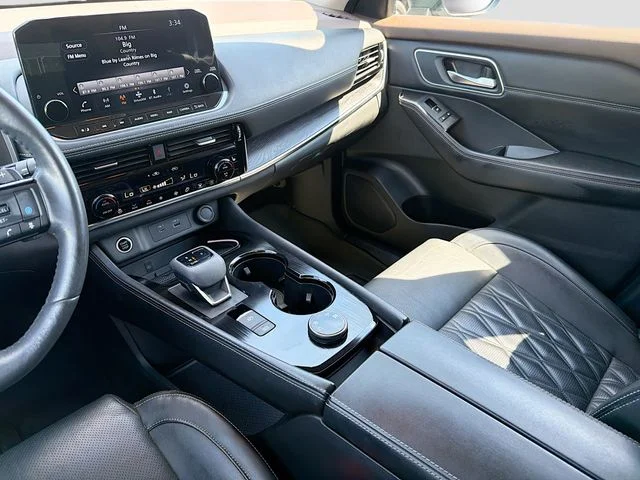 Used 2022 Gray Nissan Platinum image 23